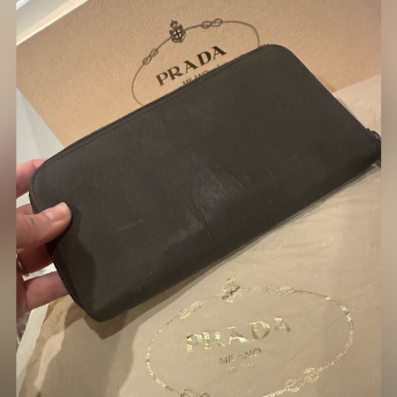 Prada wallet - Picture 8 of 14